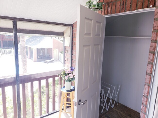 Building Photo - 8211 12th Way N