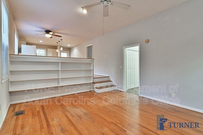 Building Photo - 801 Laurel Hill Ln