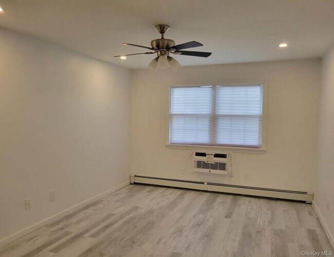 Building Photo - 100 Hillside Dr