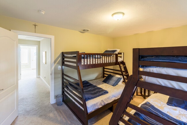 Building Photo - 16 Sisson St