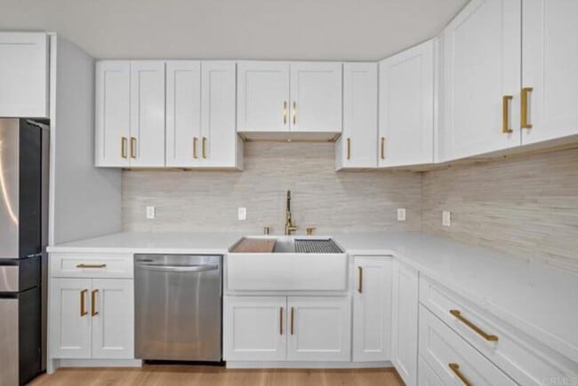 Building Photo - 2333 Ridgeview Drive
