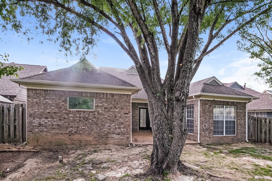 Building Photo - 196 Fairway Trace Dr