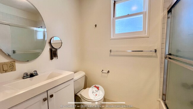 Building Photo - Cozy Studio located right off Piedmont Ave...