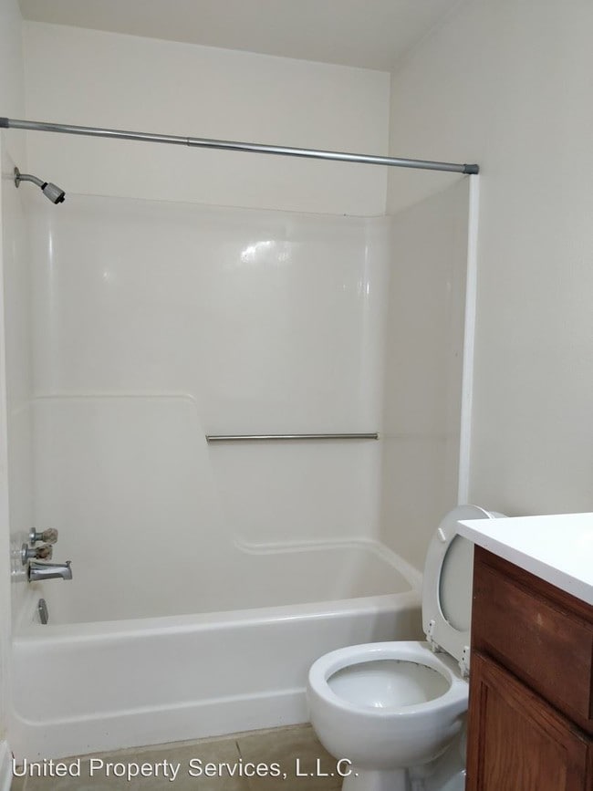 Building Photo - 702 Bonin Rd