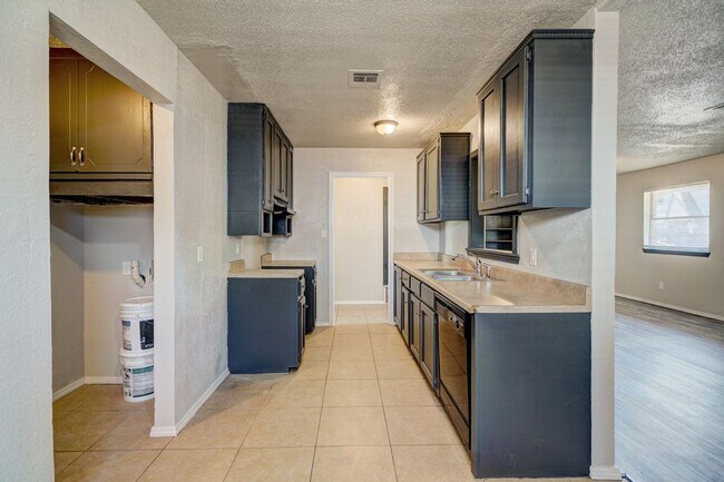 Building Photo - 3 Bed 1.5 Bath Norman