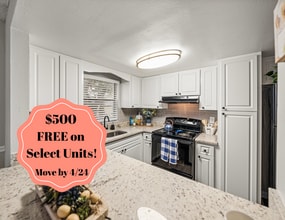 Building Photo - The Park at Parma