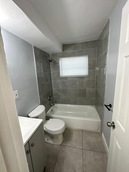 Building Photo - 3805 Fairfax St