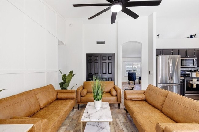 Building Photo - 4525 E Angela Dr