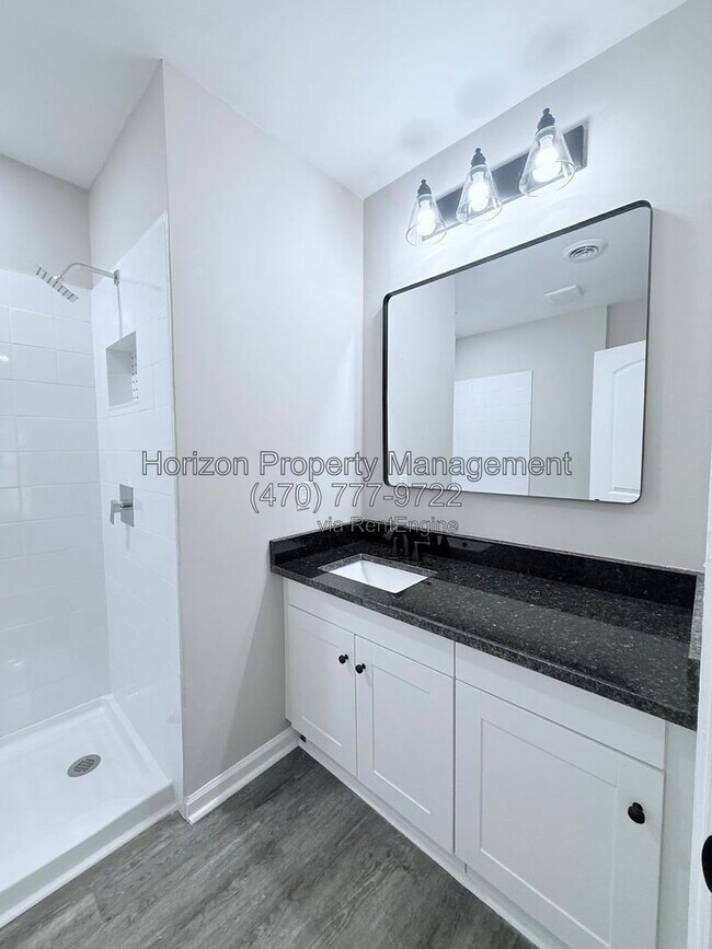 Building Photo - 4030 Hidden Hollow Dr