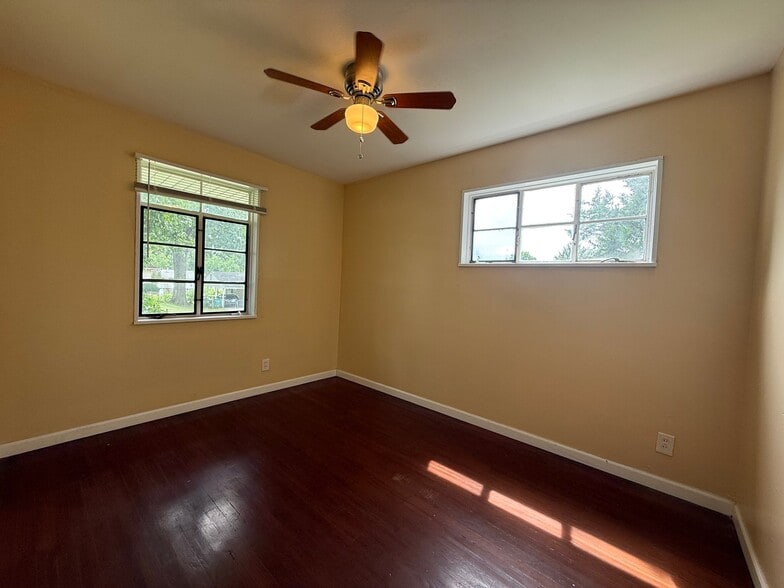 Building Photo - 7727 Paddington Dr