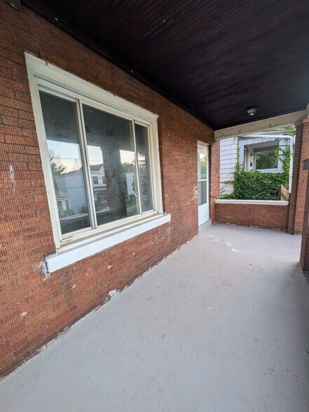 Building Photo - 313 Jacob St