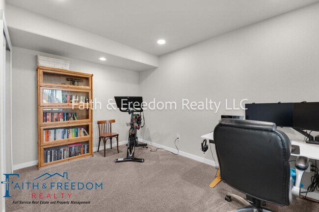 Building Photo - 4918 Wolf Moon Dr