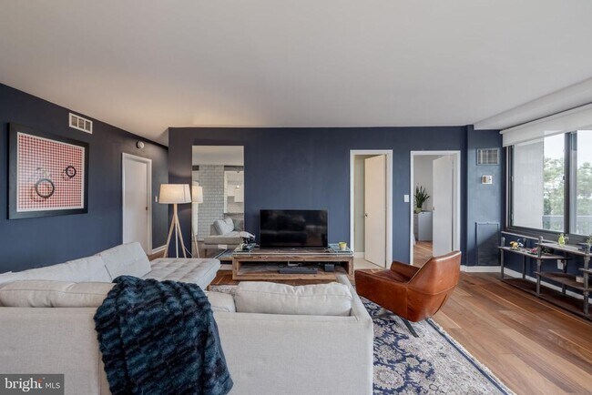 Building Photo - 5500 Holmes Run Pkwy