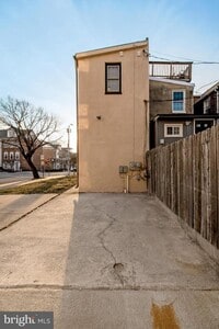 Building Photo - 343 Scott St