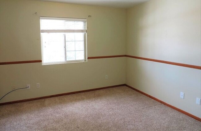 Building Photo - $1,025 | 2 Bedroom, 1 Bathroom Condo | No ...
