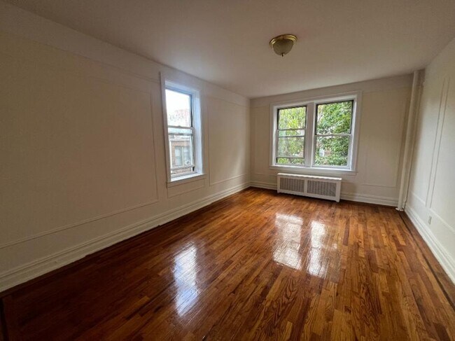 Building Photo - 1 bedroom in SUNNYSIDE NY 11104