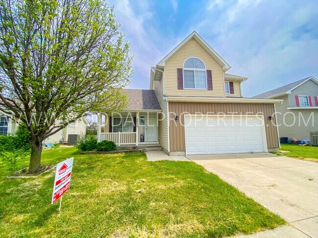 Building Photo - 3 BDRM 2.5 Bath finished basement fenced backyard in Ankeny