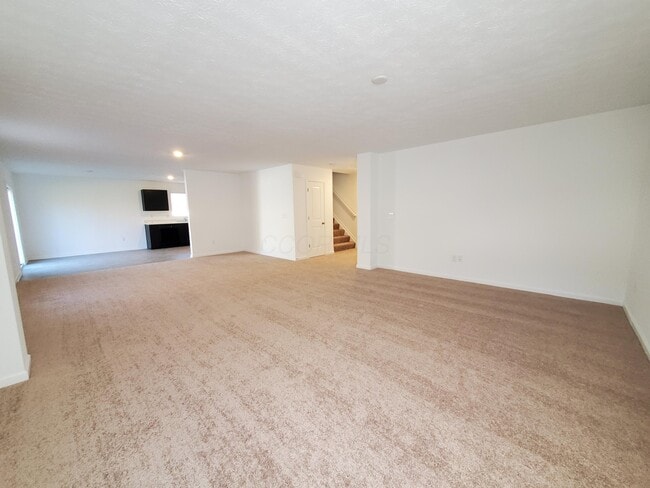 Building Photo - 15 Clinchfield Ct