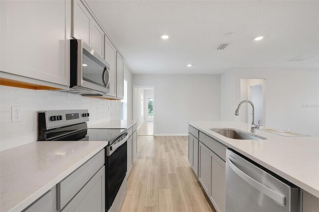 Building Photo - 7357 Ivy Tendril Ave