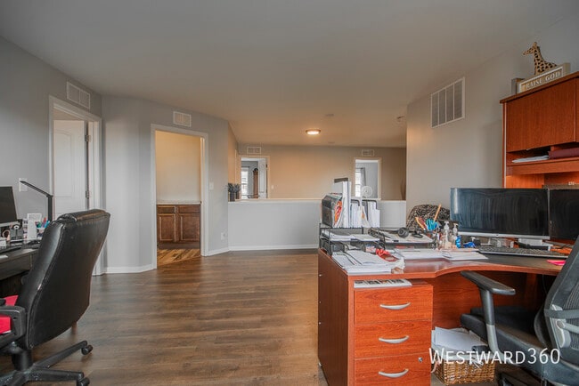 Building Photo - 2971 Ellsworth Dr