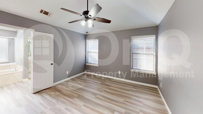 Building Photo - 2536 Beau Dr