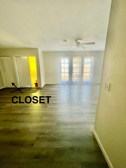 Building Photo - 1252 SE 8th St