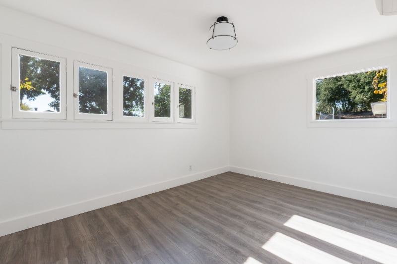 Building Photo - 1446 E Topeka St