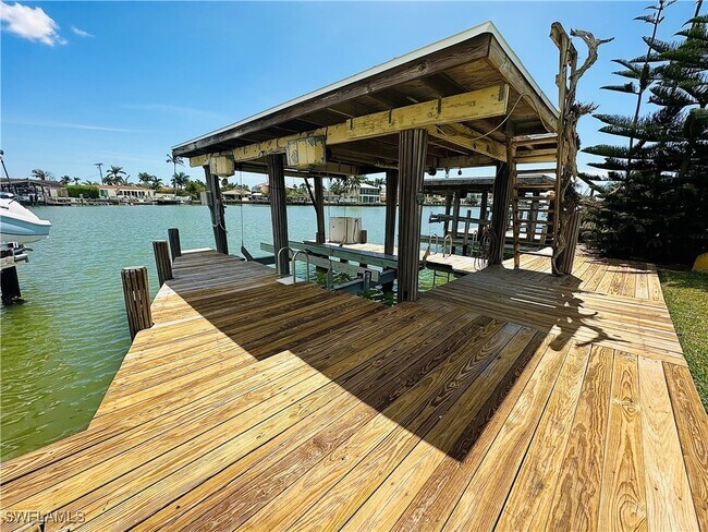 Building Photo - 140 W Pago Pago Dr