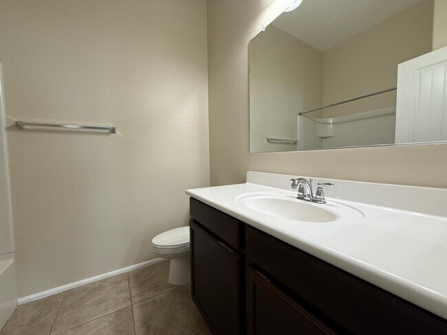 Building Photo - 2725 E Mine Creek Rd