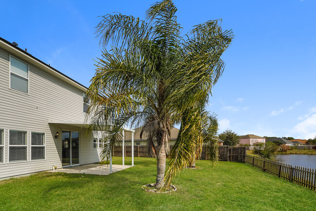 Building Photo - Large 3 Bedroom Jacksonville Home