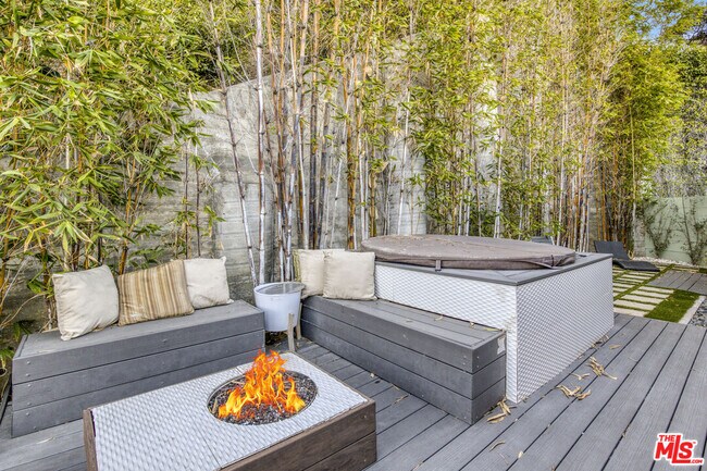 Building Photo - 1929 N Curson Ave