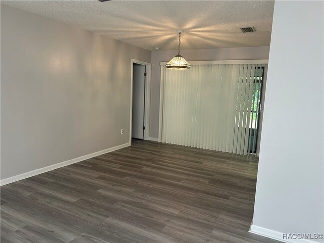 Building Photo - 13 Boxelder Ct