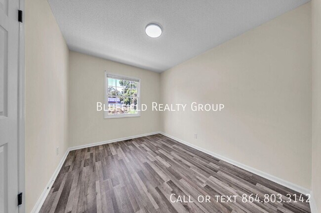 Building Photo - 130 Harmony Dr