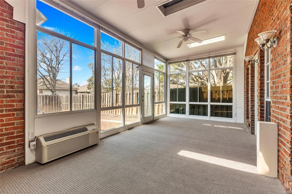 Building Photo - 2638 Queens Hollow Ct