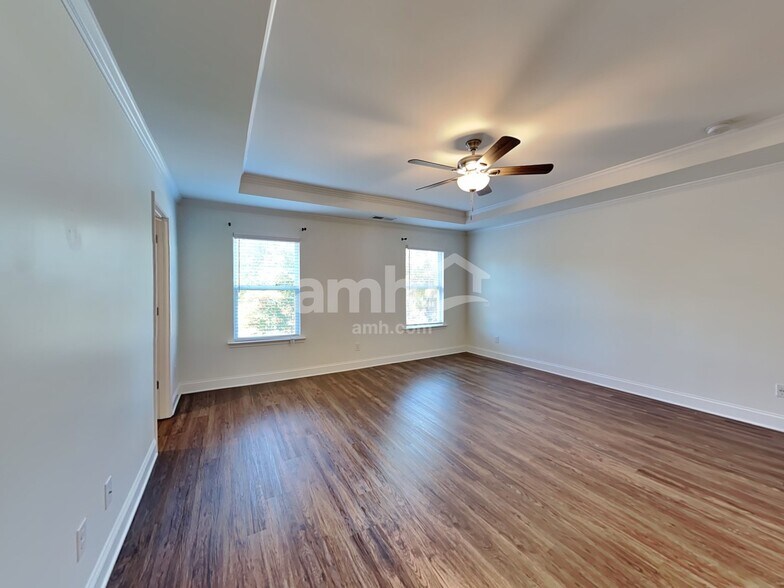 Building Photo - 1920 Brook Enclave Trail