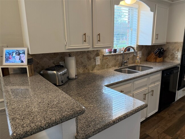 Building Photo - 20307 Pittsford Dr