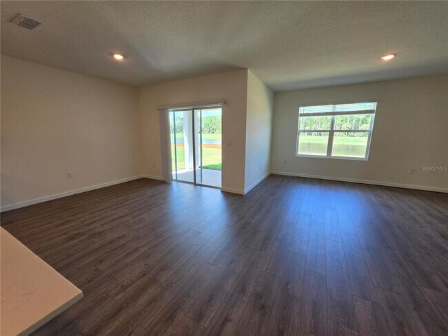 Building Photo - 1009 Champion Ridge Dr