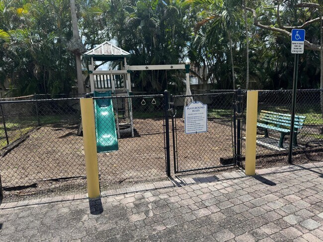 Building Photo - 6639 Hidden Cove Dr