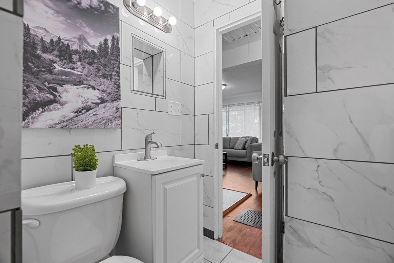 Building Photo - 6444 Wade Ave