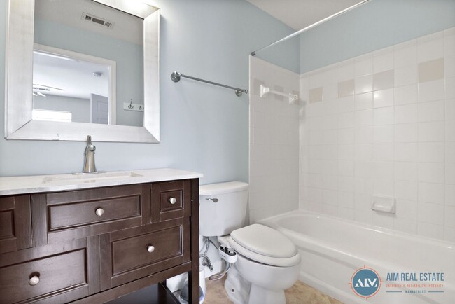 Building Photo - Bright, Freshly Updated 2BR/2BA Condo at T...