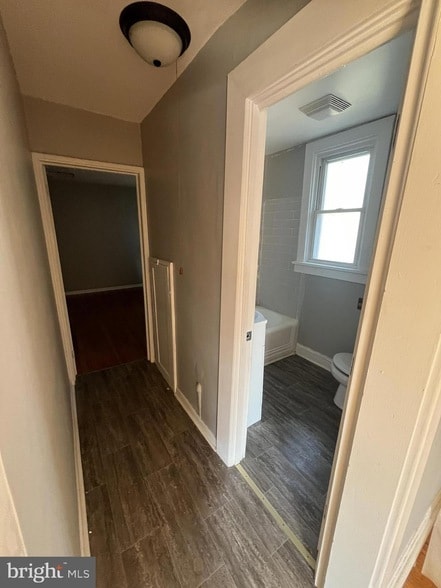 Building Photo - 44 S Loudoun St