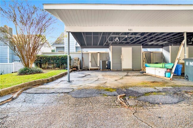 Building Photo - 5900 Grelot Rd