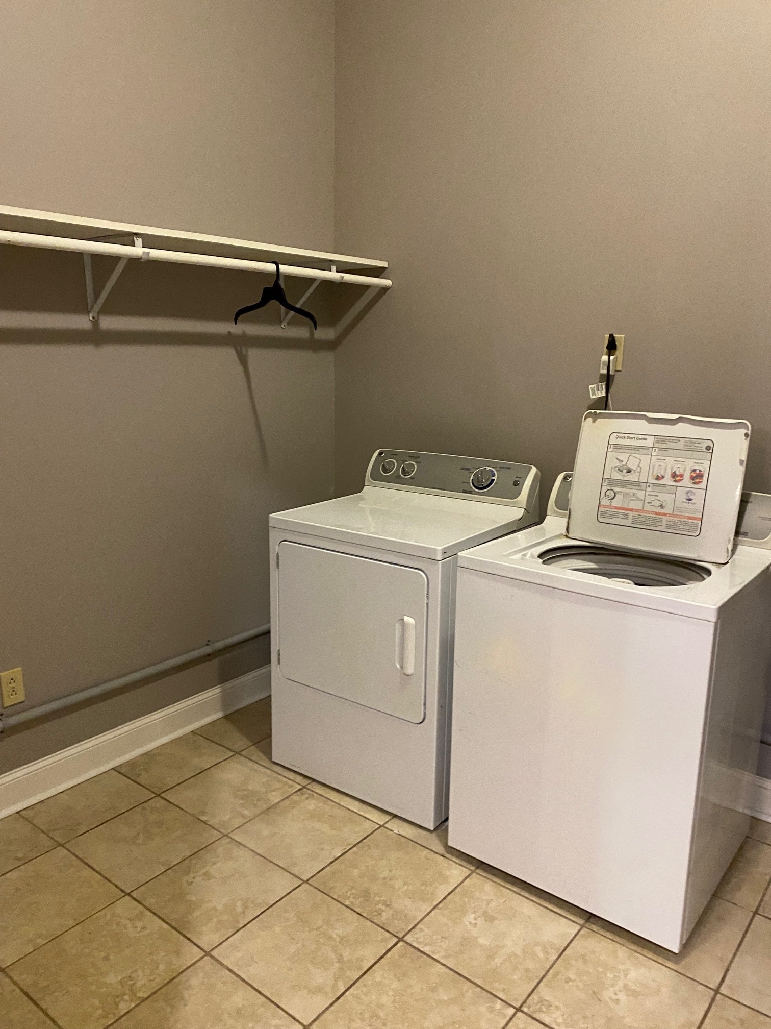 Laundry - 109 E 6th St