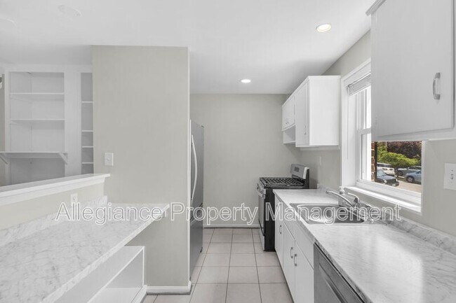 Building Photo - 46 Ancell St