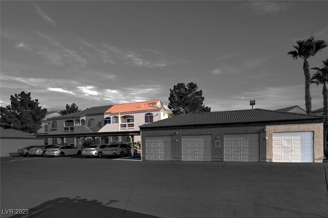 Building Photo - 700 Carnegie St