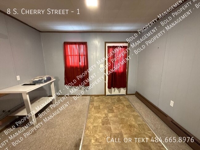 Building Photo - 8 S Cherry St