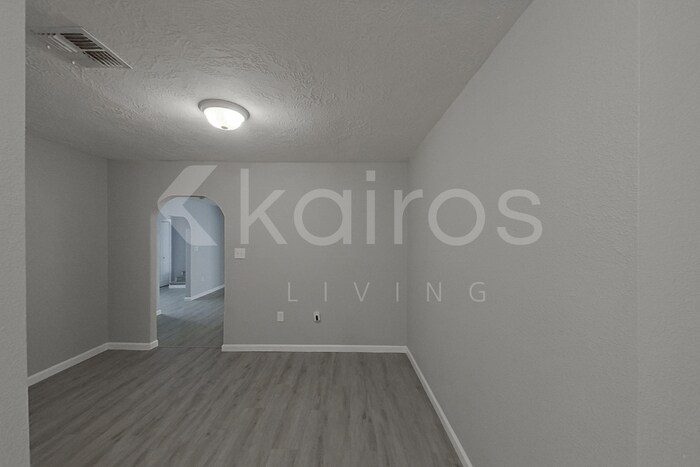 Building Photo - 10405 Barada St