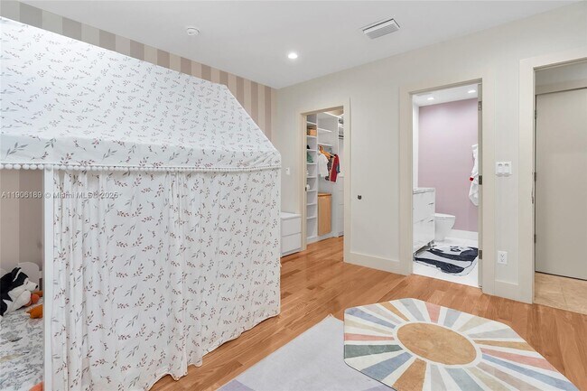 Building Photo - 415 Rovino Ave