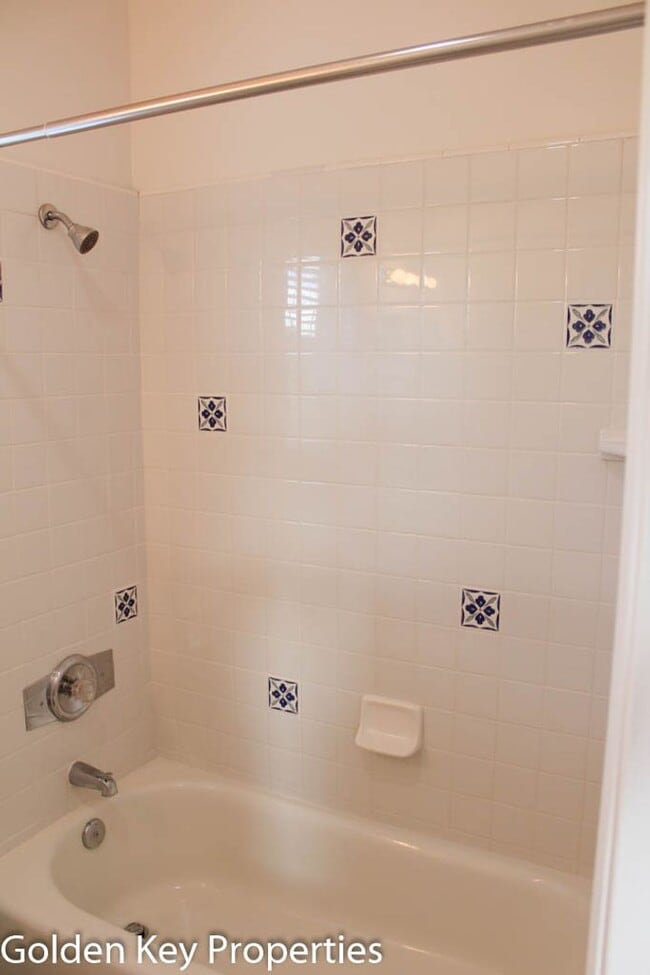 Building Photo - Charming detached granny flat in South Oce...