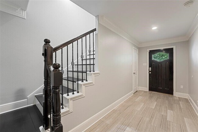 Building Photo - 2208 Colorado St